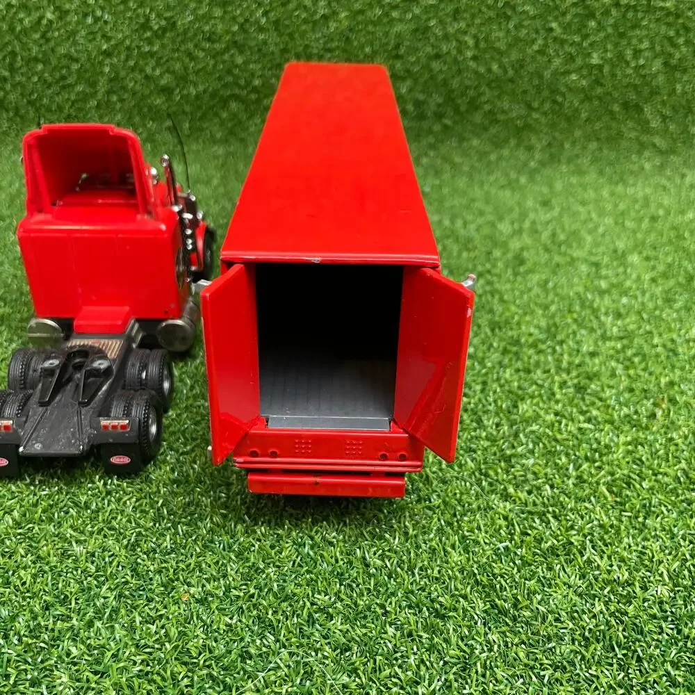 Vintage Matchbox Ultra Peterbilt 359 Tis the Season for Coca-Cola Diecast